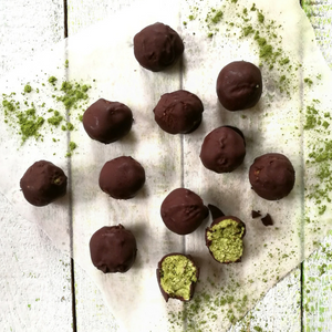 Matcha, kiwi and lime bliss balls – Taiki Tea
